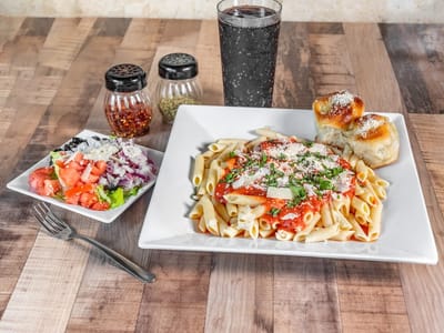 Choice of Pasta Combo with salad (Spaghetti or Penne)